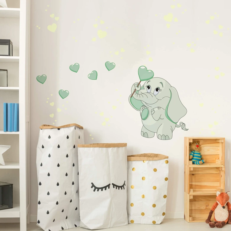 Sticker mural - Bébé éléphant et coeurs (vert) + Stickers phosphorescents 