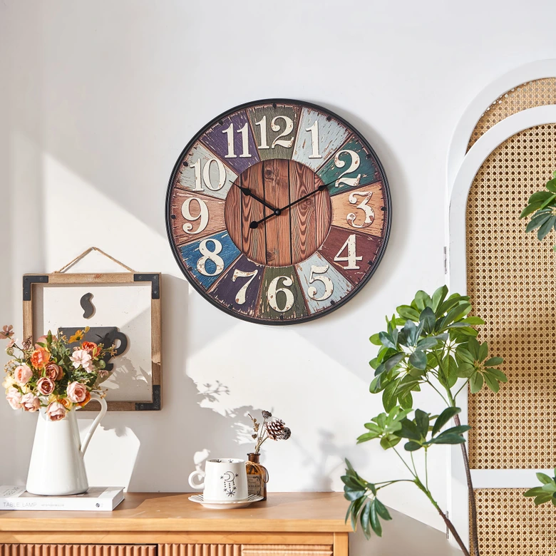 Große Vintage Wanduhr in rustikaler Holzoptik mit Patchwork-Elementen, braun/schwarz, Ø48 cm 
