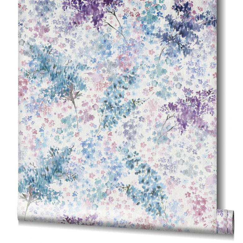 Vliestapete mit gemalten Blättern und Ästen weiß, blau Floral 