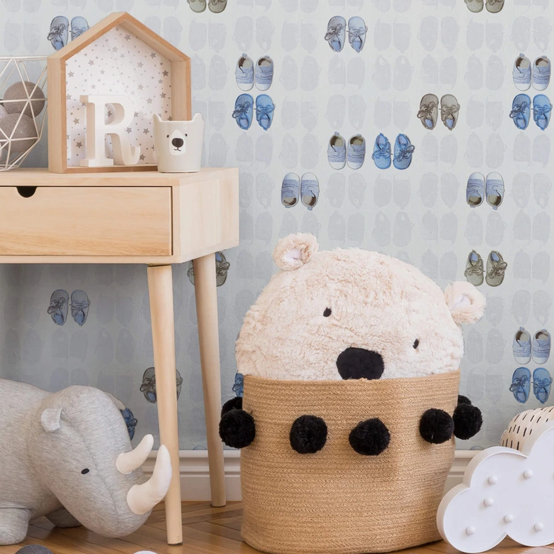 A.S. Création Vliestapete Little Stars Kinderzimmertapete mit Babyschuhen für Babys blau, weiß 