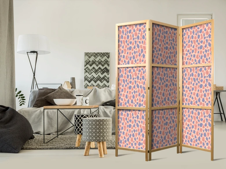 Japanischer Paravent, Raumteiler freistehend, Trennwand - Giraffe Pattern in Blue-Pink Spots 