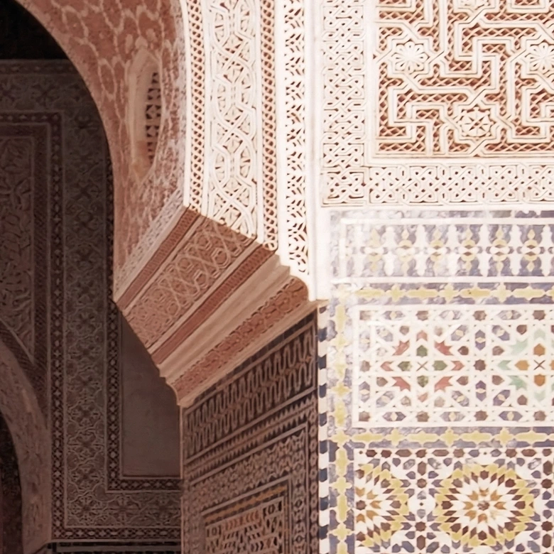 Wall Mural Oriental Gate with Mosaics - Sisi & Seb 