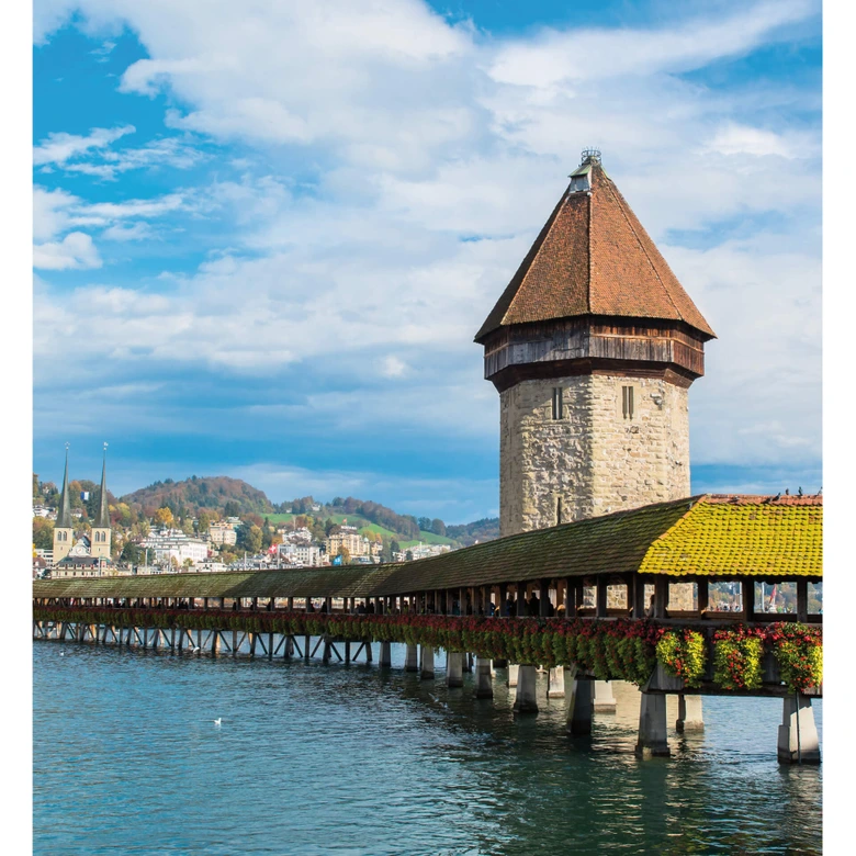 Fototapete Holzbrücke in Luzern 