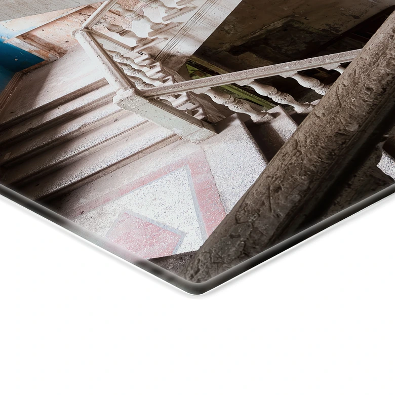 Glasbild Imposantes Treppenhaus mit altem Charme - Robroek 