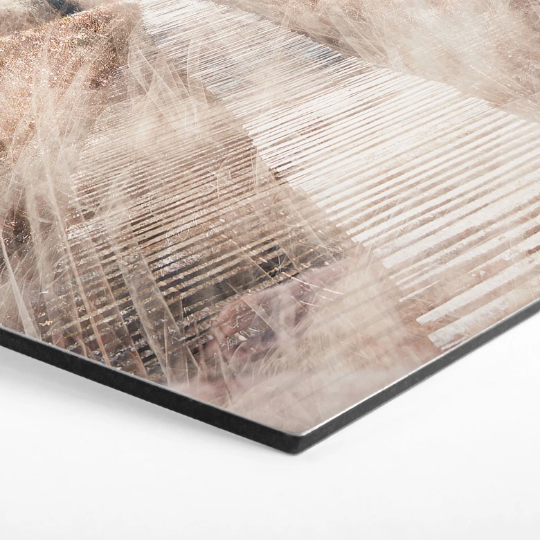 Hexagon Dibond Dromerig landschap met houten loopbrug 