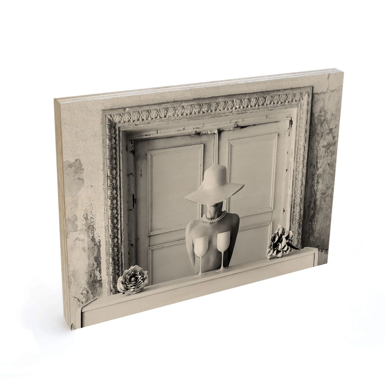 Plakat drewniany kobieta z kieliszkami szampana - Bolgov 