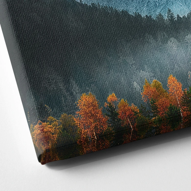 Leinwandbild Herbstliche Landschaft am Gipfel Triglav in den Julischen Alpen 