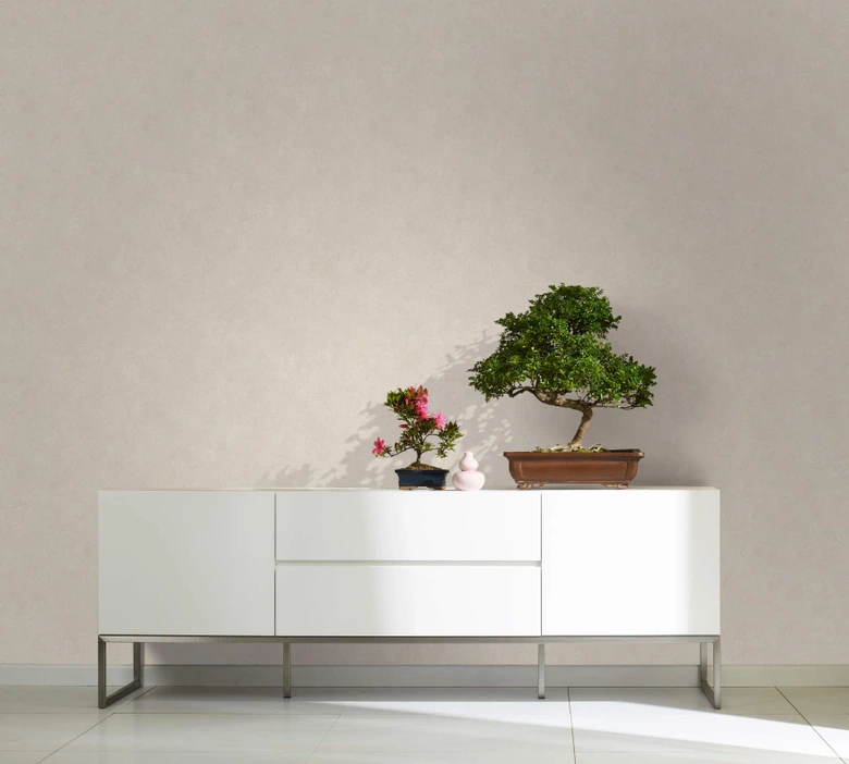 Vliestapete mit leicht linierter Struktur beige Uni 