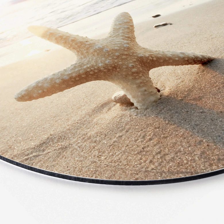 Wandbild Funkelnder Seestern am einsamen Strand - Alu-Dibond Rund 