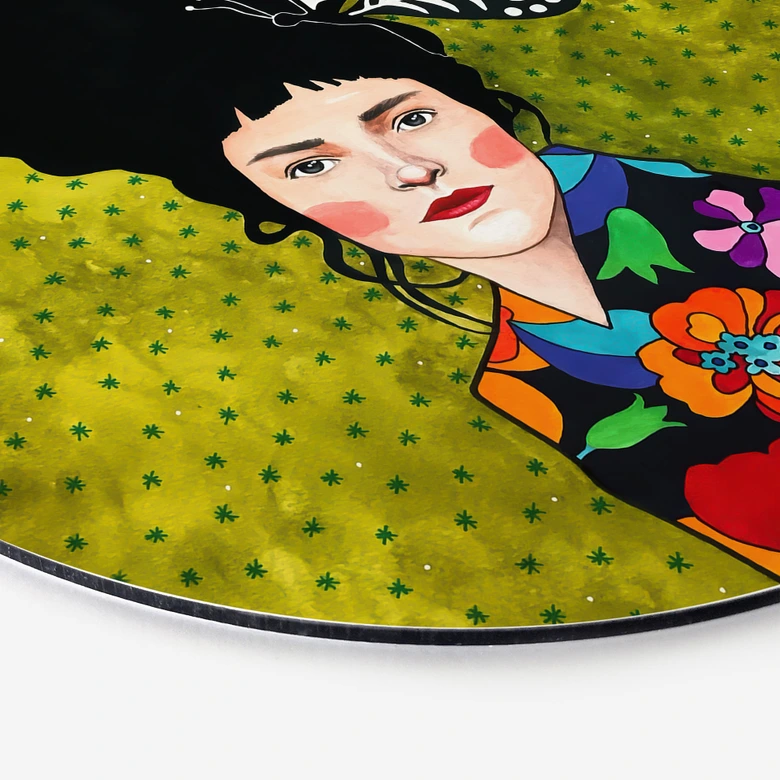 Wandbild Frau mit Schmetterling im Haar - Alu-Dibond - Hülya - Rund 