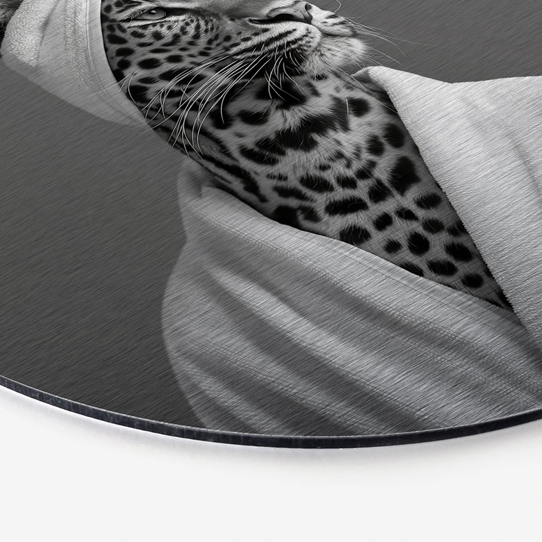 Wandbild mit Silbereffekt Royale Spa-Auszeit mit Leopard - Rahner - Alu-Dibond Rund 