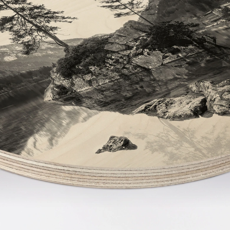 Holzbild Malerische Landschaft mit glasklarem Bergsee - Hintersee - Rund 