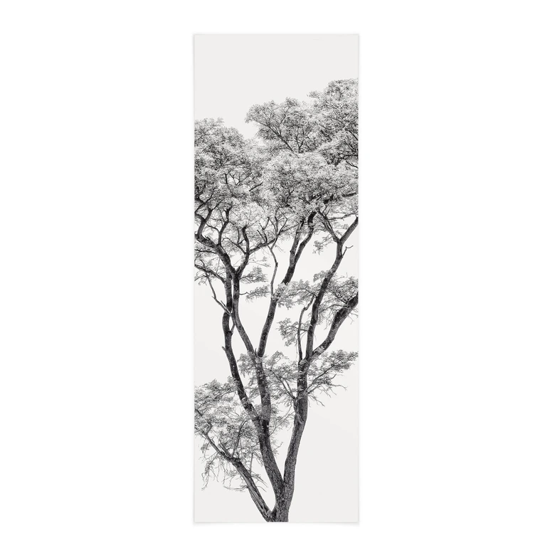 Stoffbild Minimalistischer Baum in ruhiger Landschaft - Flour - Panorama 