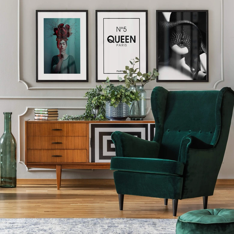 Poster Number 5 - Queen Paris 