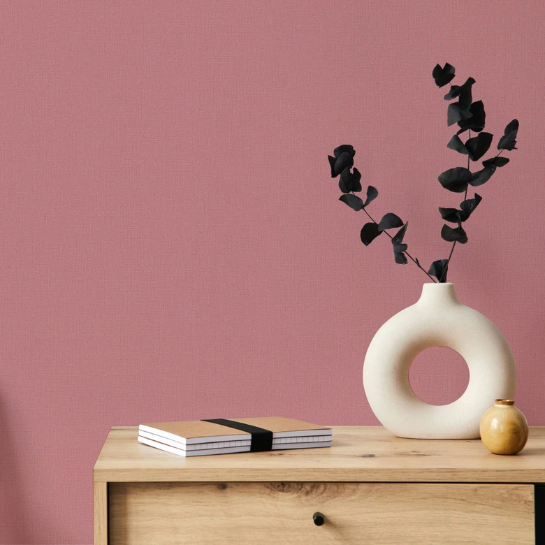 Nowoczesna tapeta z włókniny w kolorze czerwonym o jasnej fakturze  