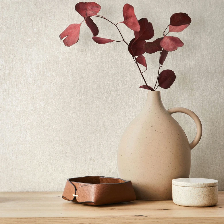 Papel pintado no tejido con aspecto de hormigón beige liso moderno 