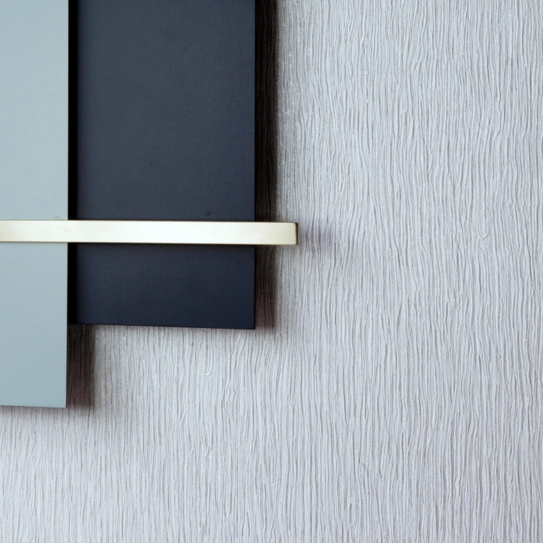 Tapeta winylowa Anaglypta® Vynaglypta Silver Shadow srebrna teksturowana tapeta do odklejania i przyklejania 