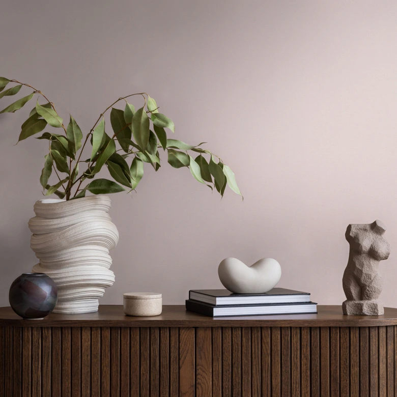 Vliesbehang in één kleur met fijne roze textuur - Vliesbehang in één kleur in delicaat roze 