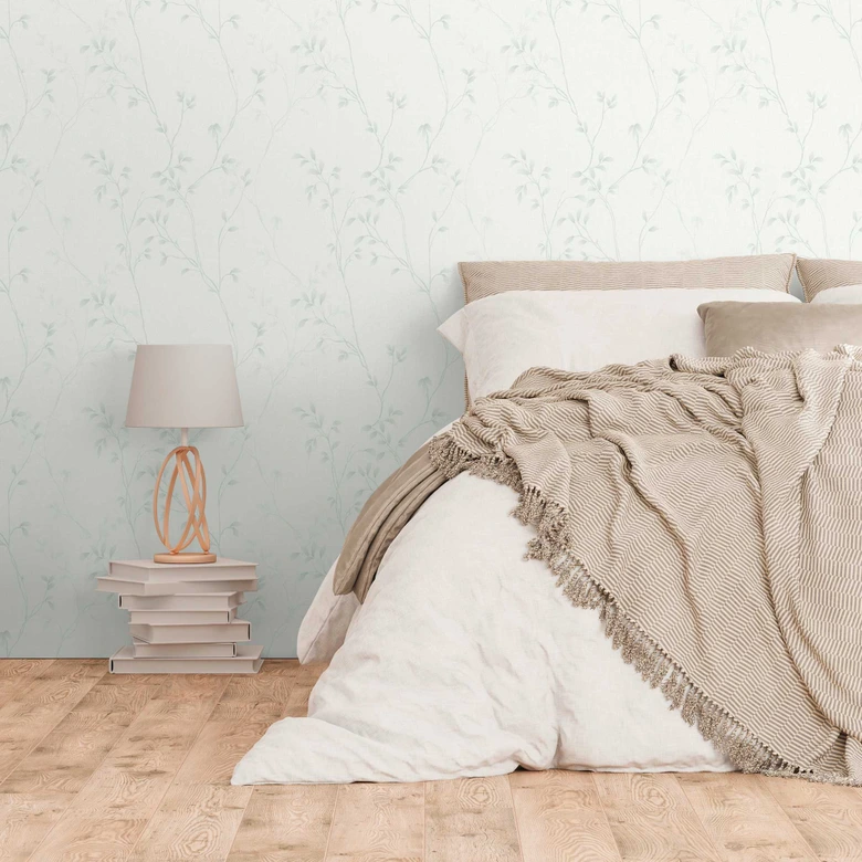 Papel pintado menta blanca enredadera floral - Papel pintado no tejido con un delicado motivo de hojas  