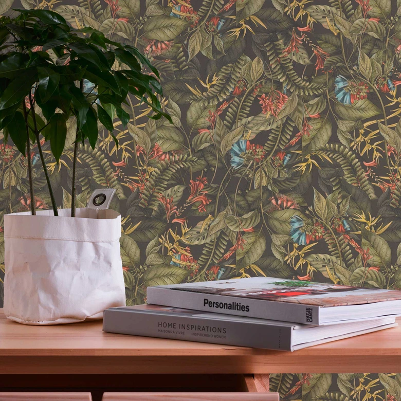 jungle motief behang groen - vliesbehang met rood blauwe bloesems 