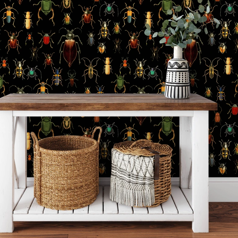 Papier peint à motifs UN Designs - Le paradis des scarabées (fond noir) 