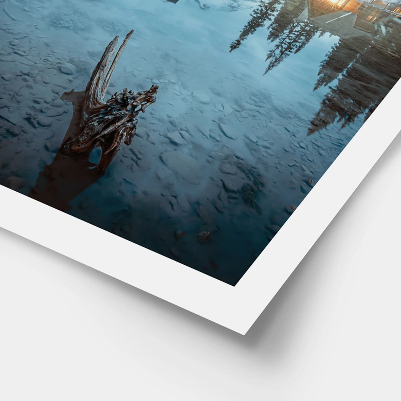 Poster Bergidylle am abendlichen See - Bing Li 