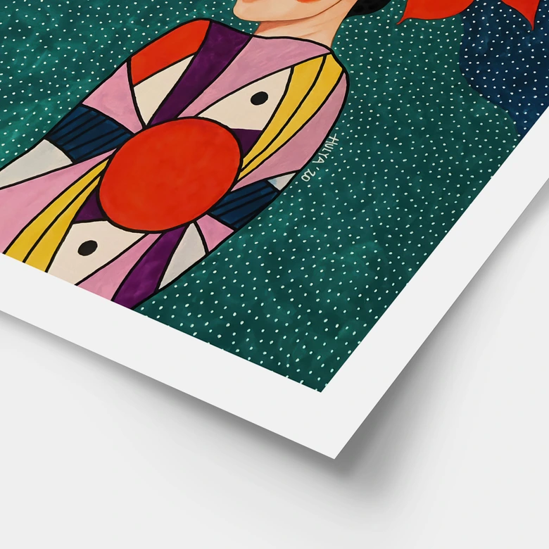 Poster Frau mit roten Blüten und Musterkleid - Hülya 