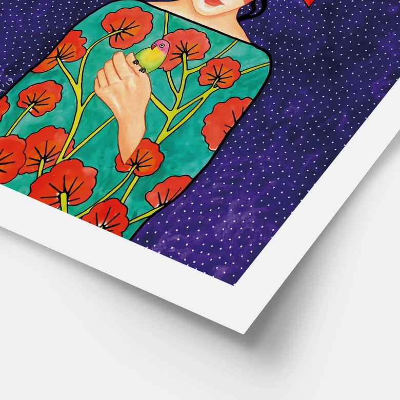 Poster Porträt - Frau mit roter Blütenkrone und Vogel - Hülya 