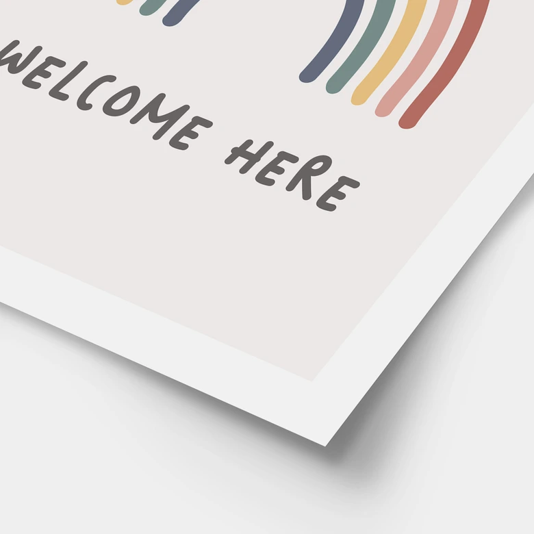 Siger plakat Alle er velkomne her - KsanaKalpa 