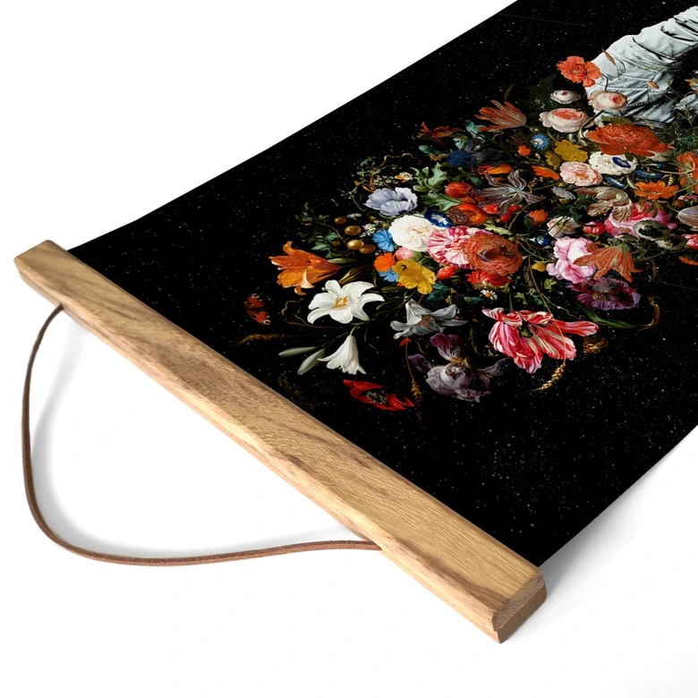 Stoffbild Astronaut mit Blumen-Arrangement - Nicebleed 