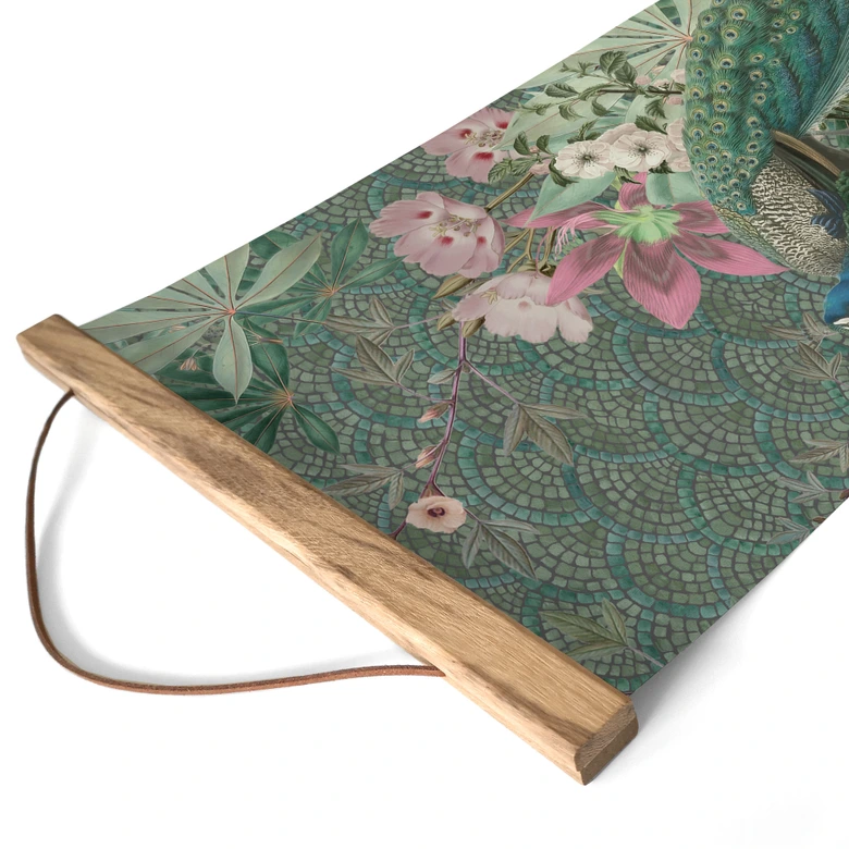 Stoffbild Pfau im Tropengarten auf Mosaik - Bloomery Decor - Panorama 