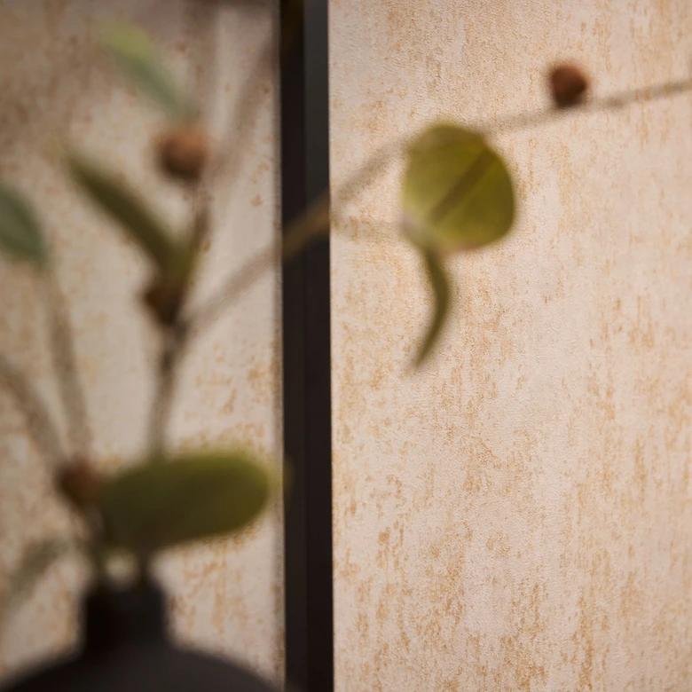 Tapeta z włókniny o wyglądzie tynku w kolorze piaskowego beżu - nowoczesna, matowa tapeta o wyglądzie betonu  