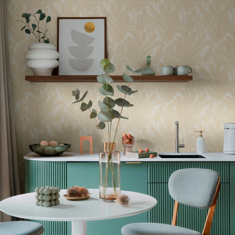 COSMOPOLITAN sovrumstapet med löv beige grädde - Icke-vävd tapet 