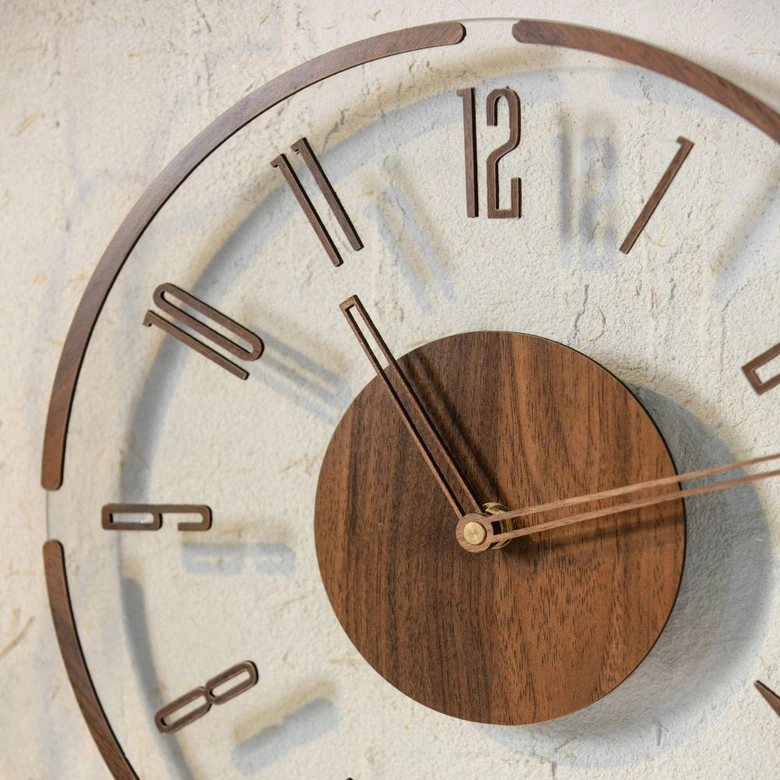 Moderne Glasuhr mit Holz, transparent/braun | Ø30 cm 