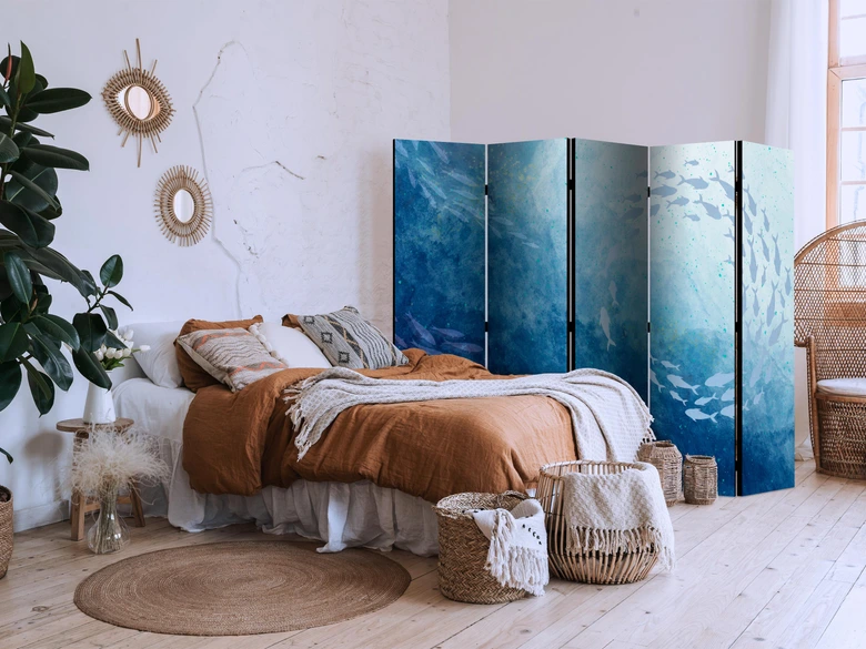 Paravent, Raumteiler freistehend, Trennwand - Luminous Clusters of Fish in Blue Hues Amidst the Sea Depths 
