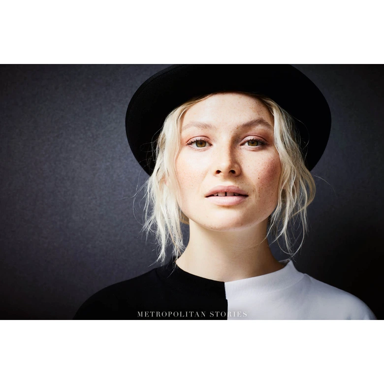 Livingwalls Vliestapete Metropolitan Stories Lizzy London Unitapete einfarbig schwarz 