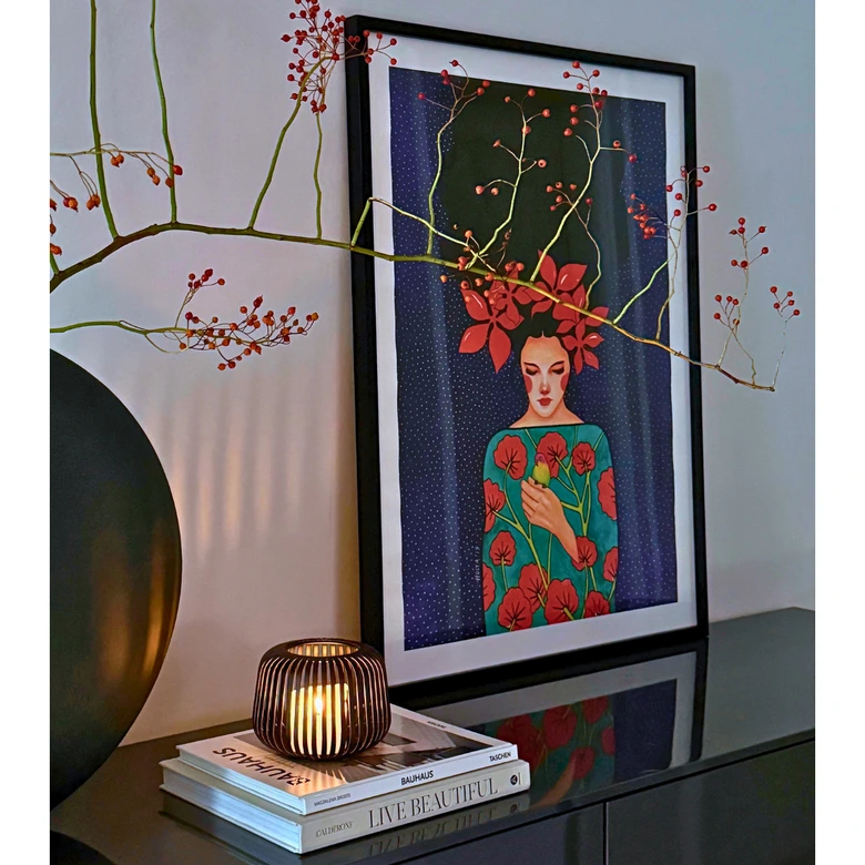 Poster Porträt - Frau mit roter Blütenkrone und Vogel - Hülya 