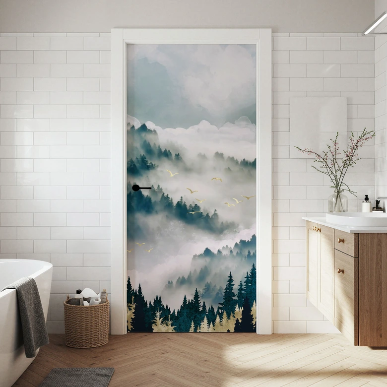 Türfolie Geheimnisvoller Nebel im Wald - SpaceFrog Designs - Selbstklebende Türdeko 